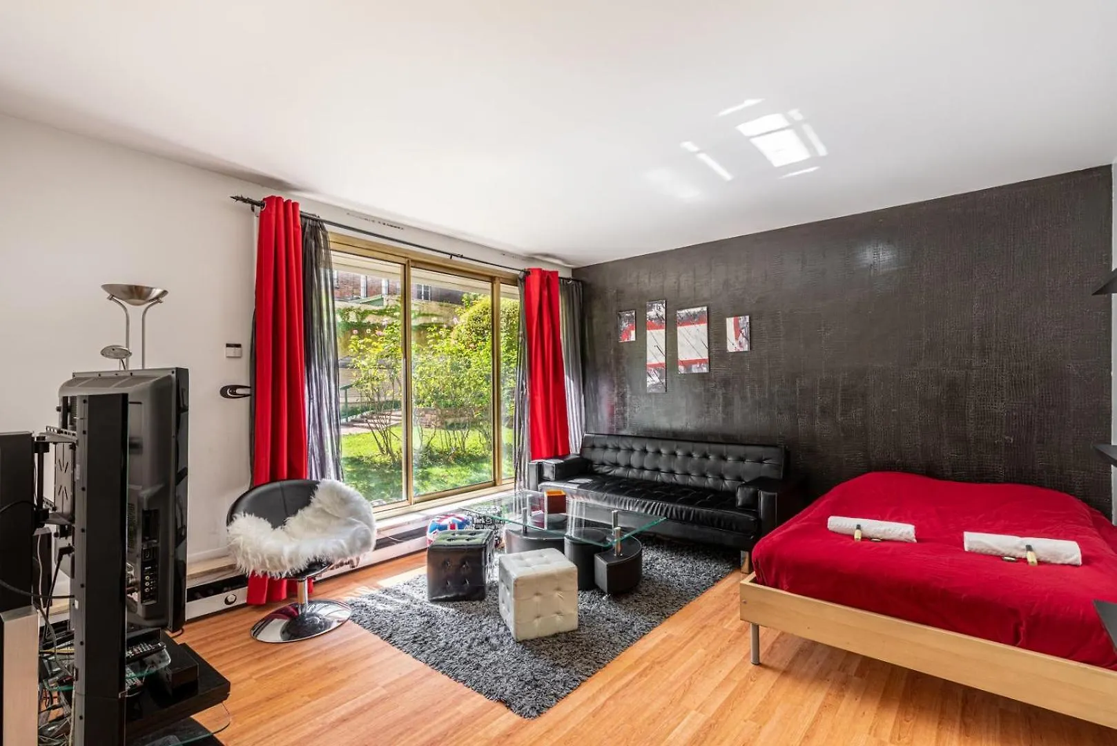 Guestready - Airy Studio With Courtyard View Paris