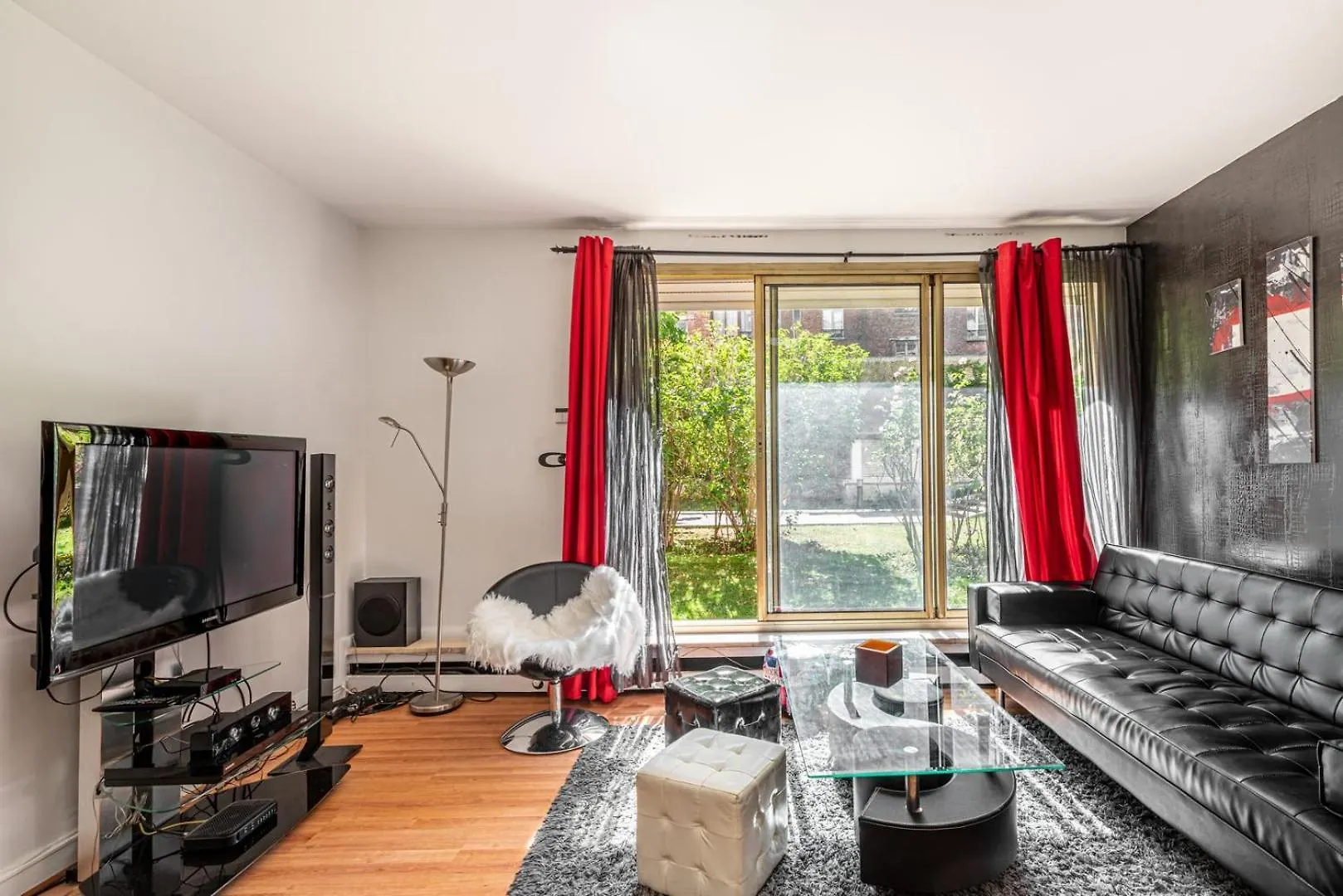 Guestready - Airy Studio With Courtyard View Paris Apartment